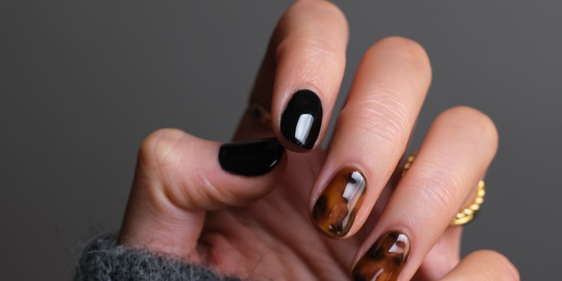 Face shapes and nail shapes comparison guide